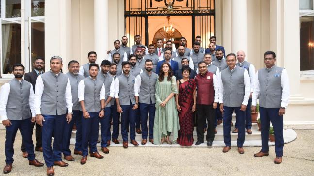 అనుష్కను వారే ఆహ్వానించారు