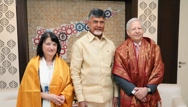 అమరావతిలో అమెరికా రాయబారికి సత్కారం