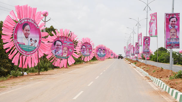 ప్రగతి నివేదన సభకు ఎన్నారైలు భారీగా రావాలి