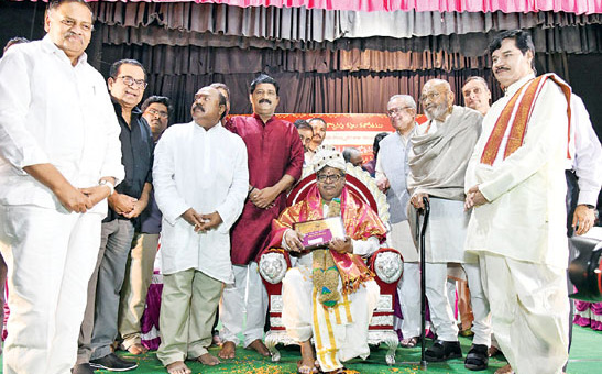 సిరివెన్నెలకు జాతీయ ప్రతిభా పురస్కారం