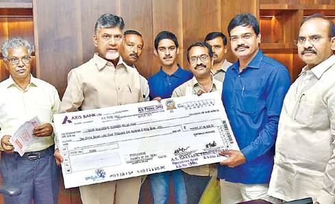 కేరళకు ఏపీ రూ. 51 కోట్లు