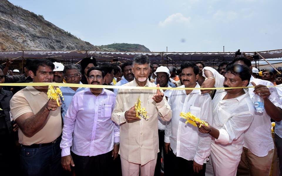 పోలవరంలో మరో అద్భుత ఘట్టం