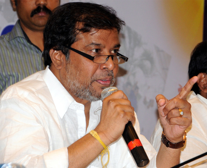 గెలవలేమనే భయంతోనే ముందస్తు