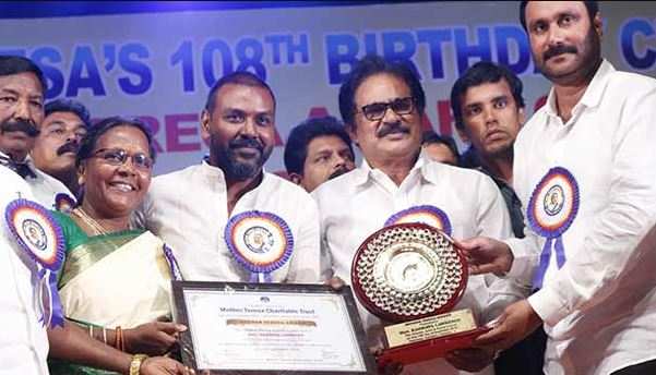 లారెన్స్ కు అరుదైన గౌరవం