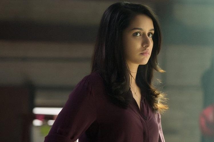 నేను చెప్పాలా? వద్దా?