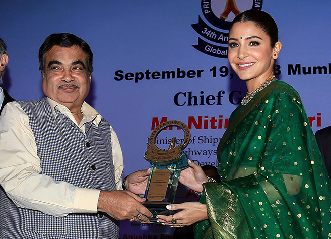 పదేండ్ల కేరీర్ లో అరుదైన గౌరవం