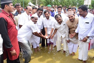 ఘనంగా రొట్టెల పండుగ ప్రారంభం