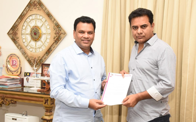 ఆమ్నెస్టీ బాధితుల సహాయం కొరకు యూఏఈ కి బృందం – మంత్రి కేటీర్