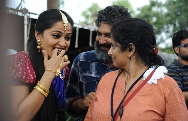 అనుష్క గొప్ప నటైతే కాదు: రాజమౌళి!