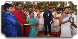 రుత్విగ్వరణం నిర్వహించిన కేసీఆర్ దంపతులు