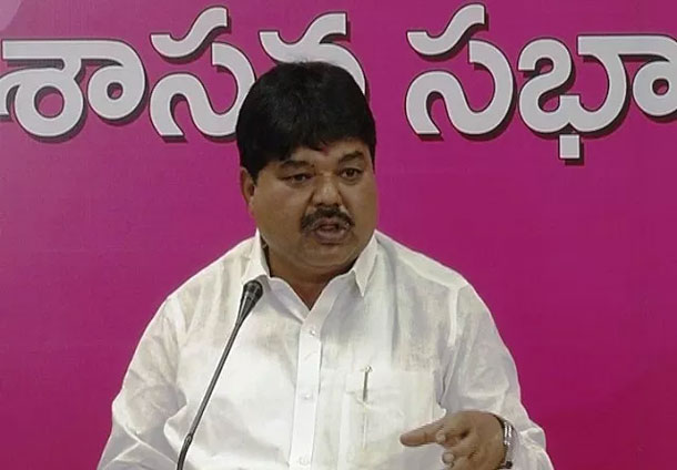 ఎమ్మెల్సీ రాములు నాయక్ పై వేటు ఎమ్మెల్సీ రాములు నాయక్ పై వేటు