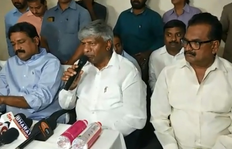 సిక్కోలు తుపాను బాధితులను ఆదుకుంటాం – జయరామ్ కోమటి