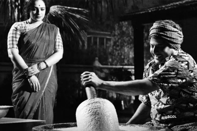 దీపావళి కానుకగా లేచింది… నిద్ర లేచింది మహిళాలోకం!