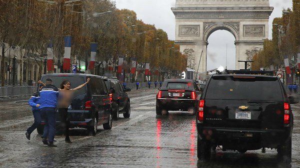 పారిస్ లో డొనాల్డ్ ట్రంప్ కు టాప్ లెస్ నిరసన !