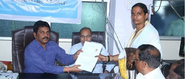తెలంగాణ ఎన్నికల బరిలో ట్రాన్స్ జెండర్