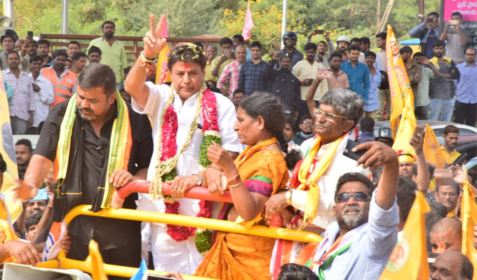 ఆయన చరిత్ర చెరిపేయాలంటే… హైటెక్ సిటీ తీసేయాలి