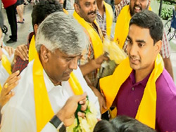 Nara Lokesh Gets Grand Welcome At San Francicso Airport 