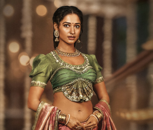 సైరా లో మిల్కీ బ్యూటీ లుక్ విడుదల