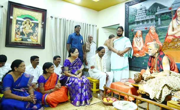 శారదా పీఠంలో సీఎం కేసీఆర్