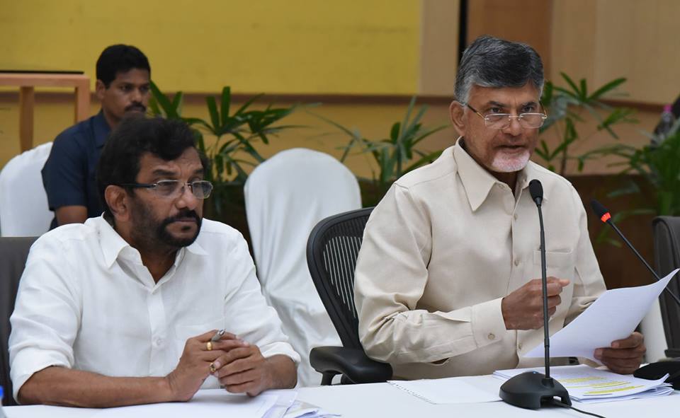 రుణమాఫీకి సహకరించకుండా కేంద్రం మోకాలడ్డింది: వ్యవసాయంపై చంద్రబాబు శ్వేతపత్రం