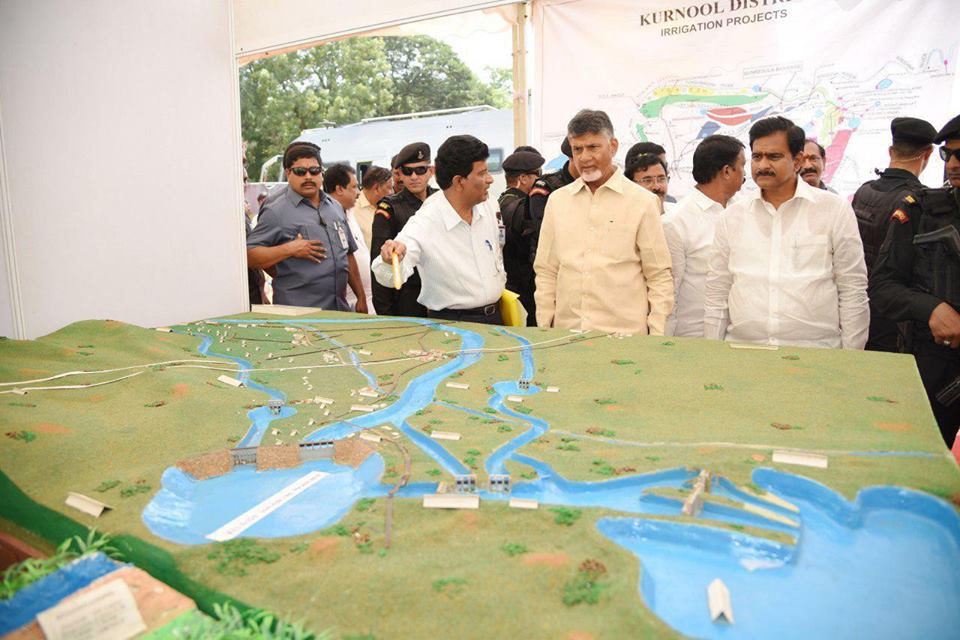 రైతు ఆత్మహత్యలు తగ్గించాం:చంద్రబాబు