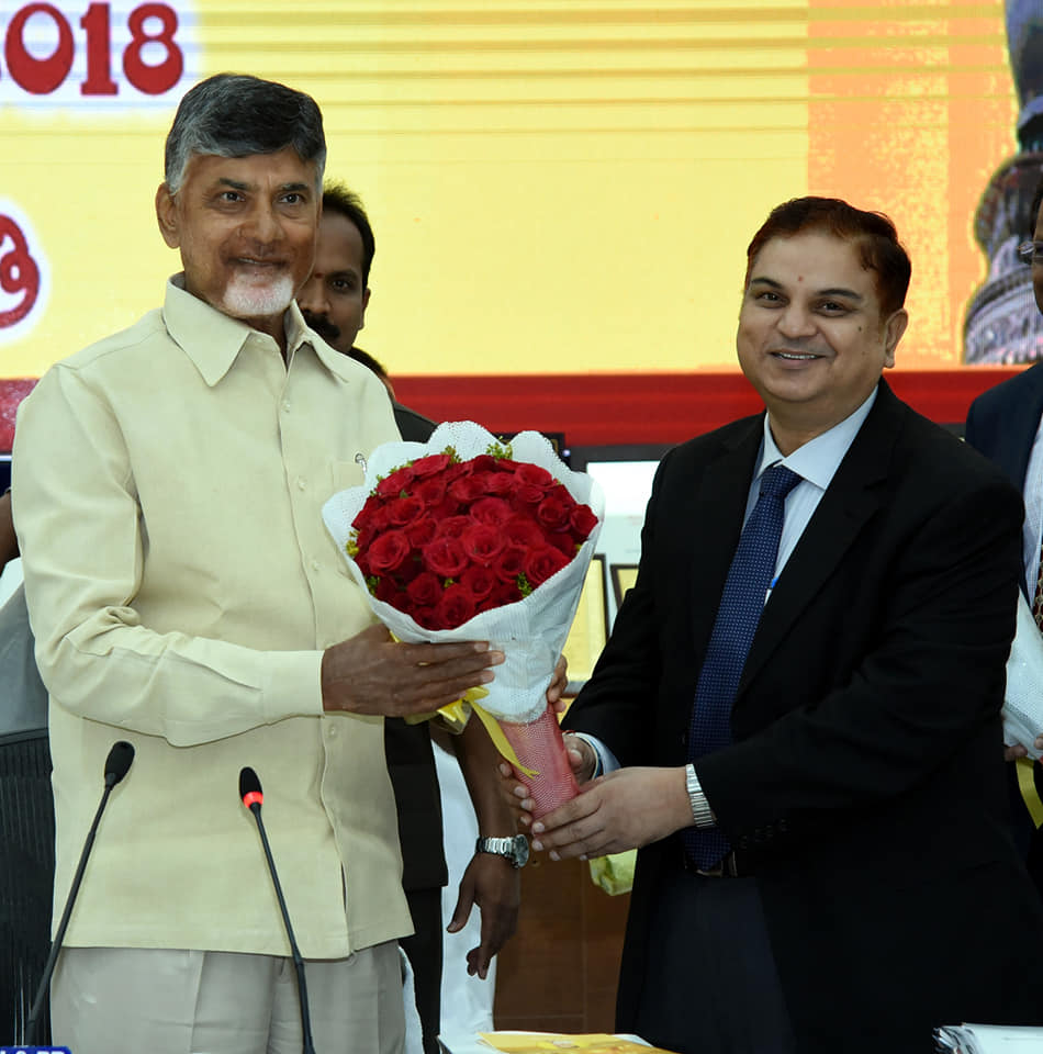 సేవారంగంతోనే అభివృద్ధి, ఆదాయం