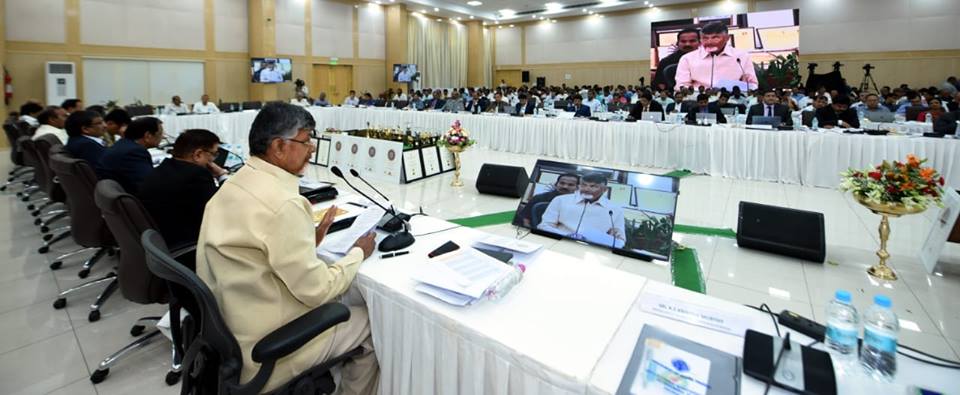 నాలుగేళ్లలో రూ.2,409 కోట్లు, అందజేసి చంద్రన్న బీమా