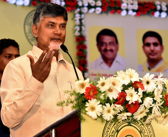 కార్మికులకు ఏపీ ప్రభుత్వం అండగా ఉంటుంది : చంద్రబాబు