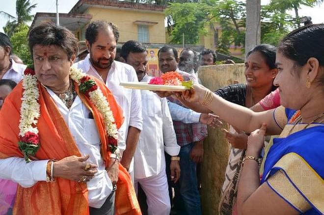 సంప్రదాయాలను తెలియజేయడానికి ఎన్టీఆర్ బయోపిక్