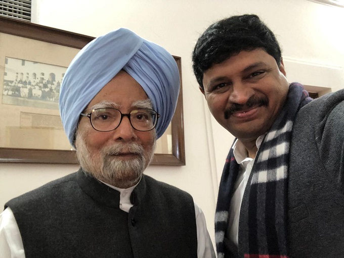 సీఎం కేసీఆర్ కు మన్మోహన్ అభినందనలు