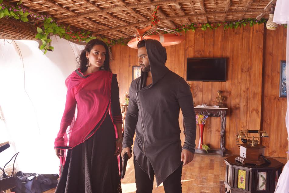 జూన్ లో వీడెవడు?