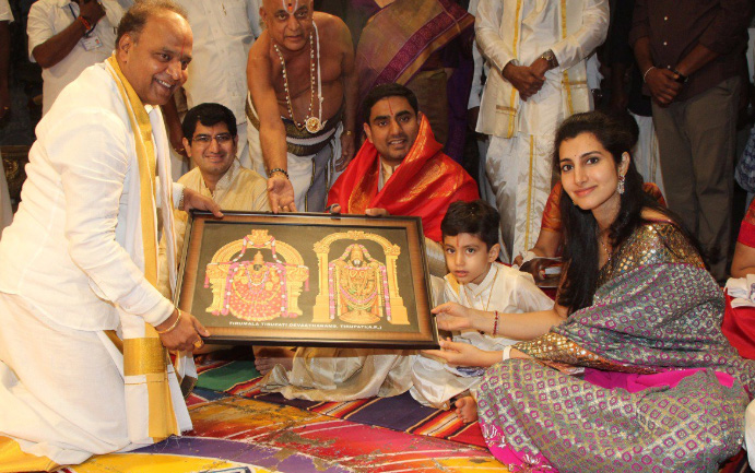 తిరుమల శ్రీవారి సేవలో మంత్రి లోకేష్