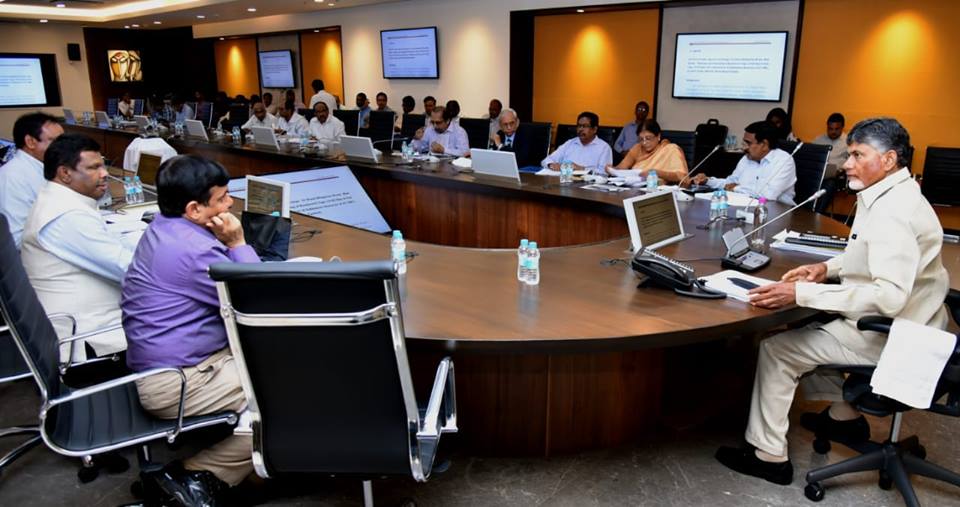 పట్టణ గృహ నిర్మాణానికి సహకరించండి.. బ్యాంకర్లకు చంద్రబాబు సూచన