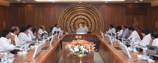 చేనేత కార్మికులకు ఆరోగ్య బీమా కల్పించేందుకు కేబినెట్ ఆమోదం