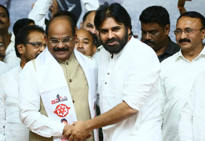 జనసేనలో చేరిన ఆకుల సత్యనారాయణ