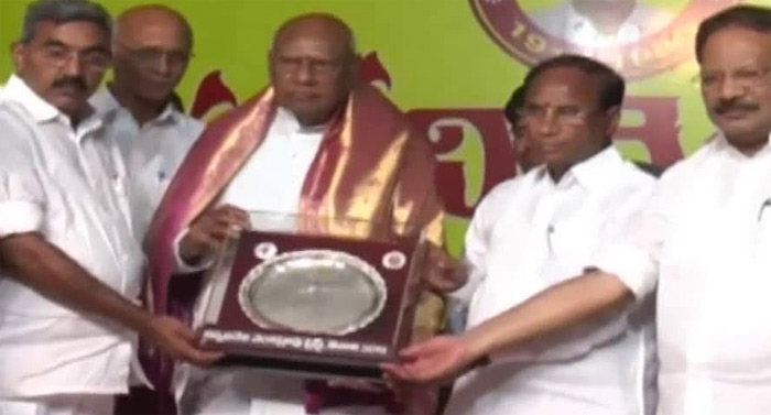 రోశయ్యకు విశిష్ట పురస్కారం