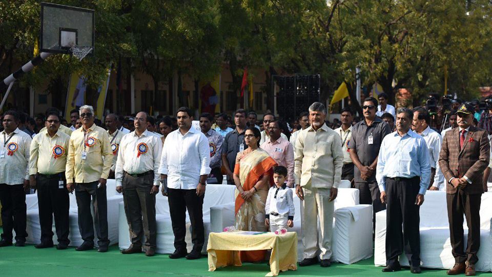 ఎన్టీఆర్‌ మోడల్‌ పాఠశాల వార్షికోత్సవంలో చంద్రబాబు