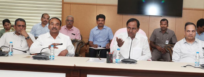 ఎస్సారెస్పీ ప్రాజెక్టుపై సీఎం కేసీఆర్ సమీక్ష
