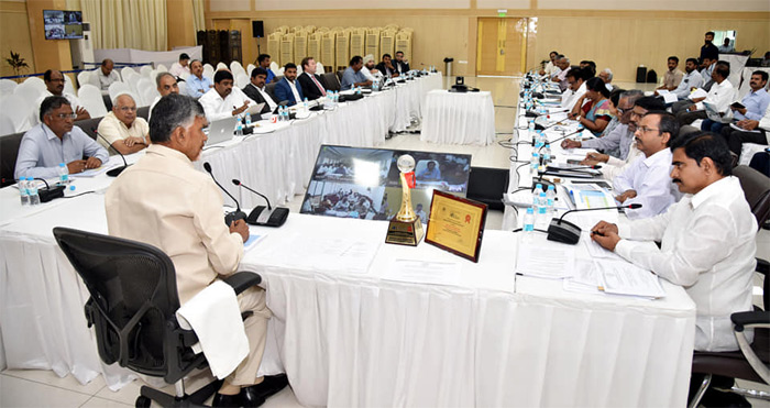 సీమలో కృష్ణాతరంగాలు-జనావళి సంబరాలు