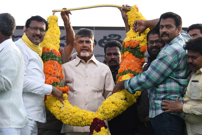 రైతుల బ్యాంకు ఖాతాల్లో రూ.1,000 వేశాం: సీఎం చంద్రబాబు