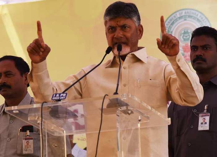 ‘దొంగే, దొంగ..దొంగ’ అన్నట్లుగా వైసిపి వ్యవహరిస్తోంది: సీఎం చంద్రబాబు