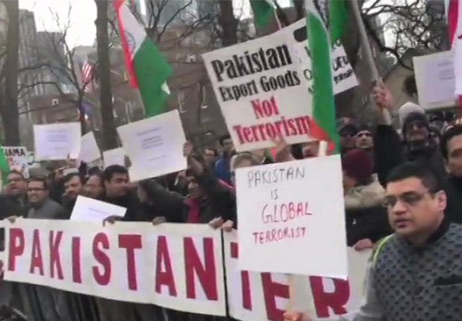 పాక్ కు వ్యతిరేకంగా భారతీయుల నిరసనలు
