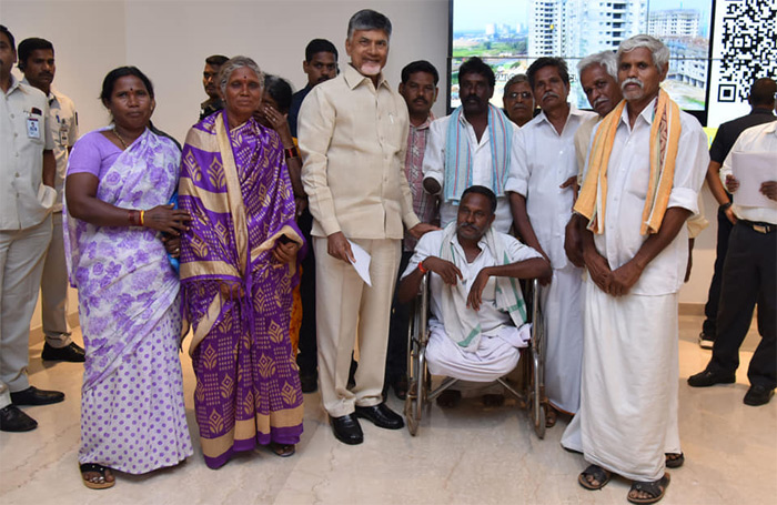 రాజధాని నిర్మాణానికి పెన్షనర్ల విరాళం