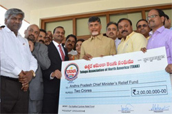 చంద్రబాబుకు 2 కోట్ల రూపాయల చెక్కును అందజేసిన ‘తానా’