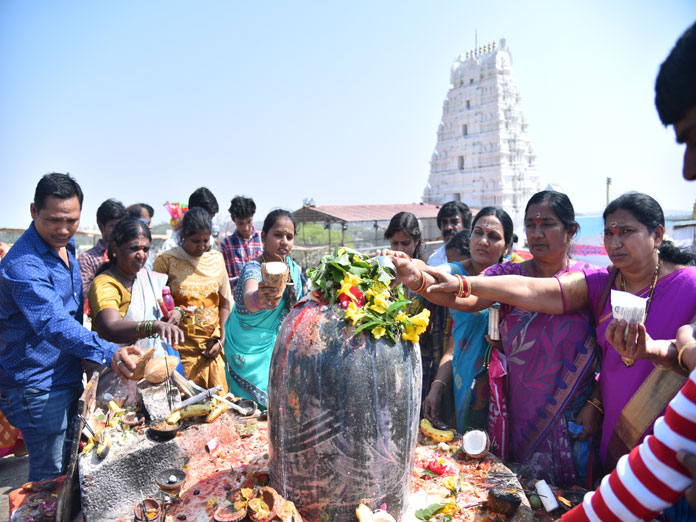 తెలుగు రాష్ట్రాల్లో ఘనంగా శివరాత్రి వేడుకలు