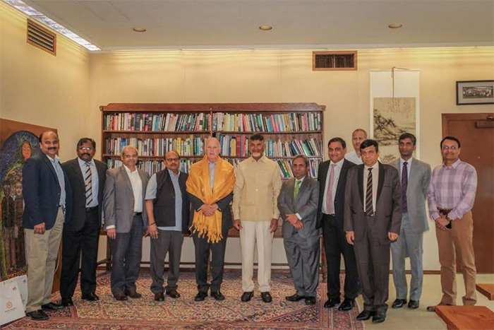 ముఖ్యమంత్రితో సమావేశమైన జోహో సీఈఓ శ్రీధర్ వెంబు