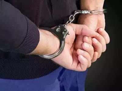 అమెరికాలో భారత పైలట్ అరెస్టు