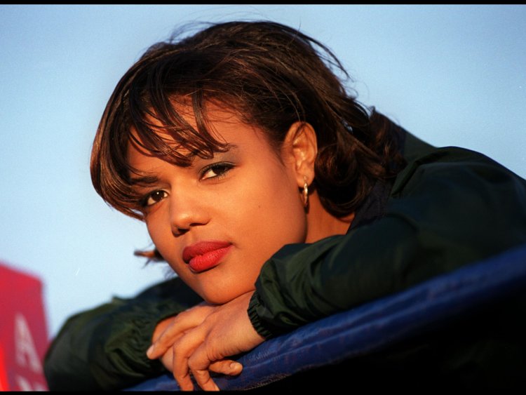 అమెరికా మాజీ మహిళ బాక్సర్ ఇక లేరు