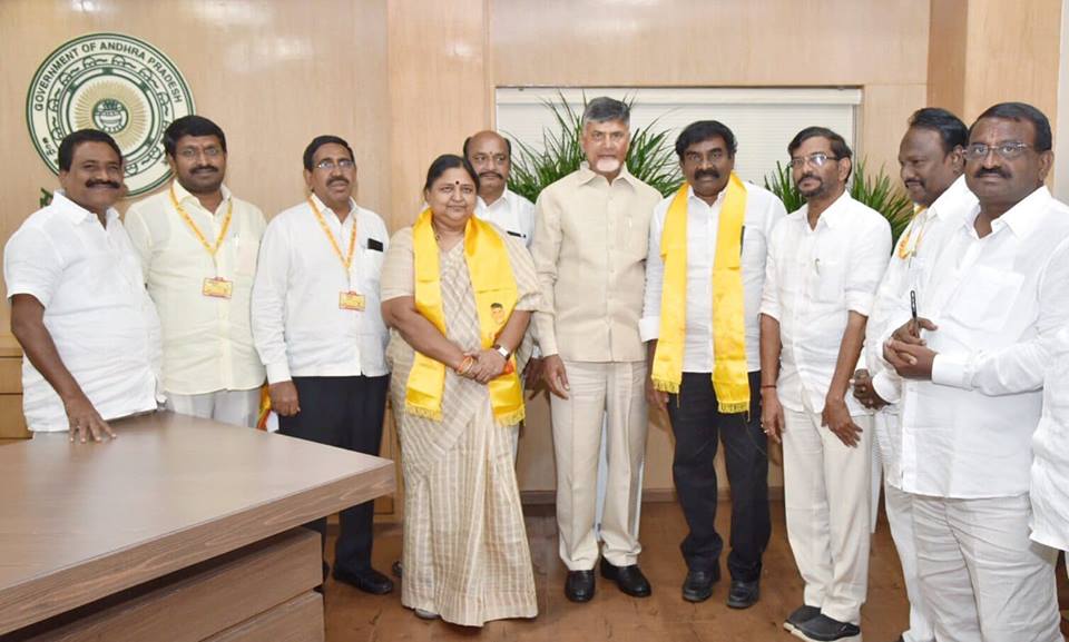కేంద్ర మాజీ మంత్రి పనబాక లక్ష్మి పార్టీలోకి ఆహ్వానించిన తెదేపా