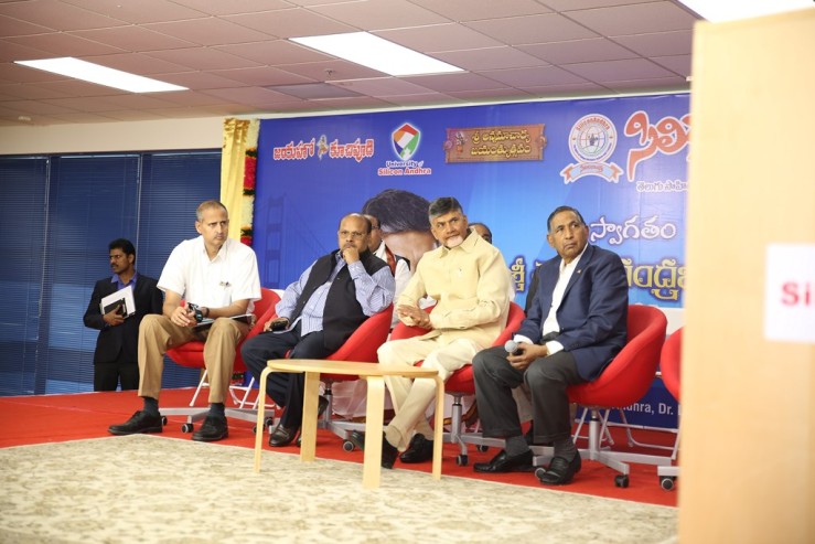 సిలికానాంధ్ర విశ్వవిద్యాలయంలో అమరావతి స్కూల్ ఆఫ్ లింగ్యూస్టిక్స్ ఏర్పాటుకు చంద్రబాబు హామీ సిలికానాంధ్ర విశ్వవిద్యాలయంలో అమరావతి స్కూల్ ఆఫ్ లింగ్యూస్టిక్స్ ఏర్పాటుకు చంద్రబాబు హామీ